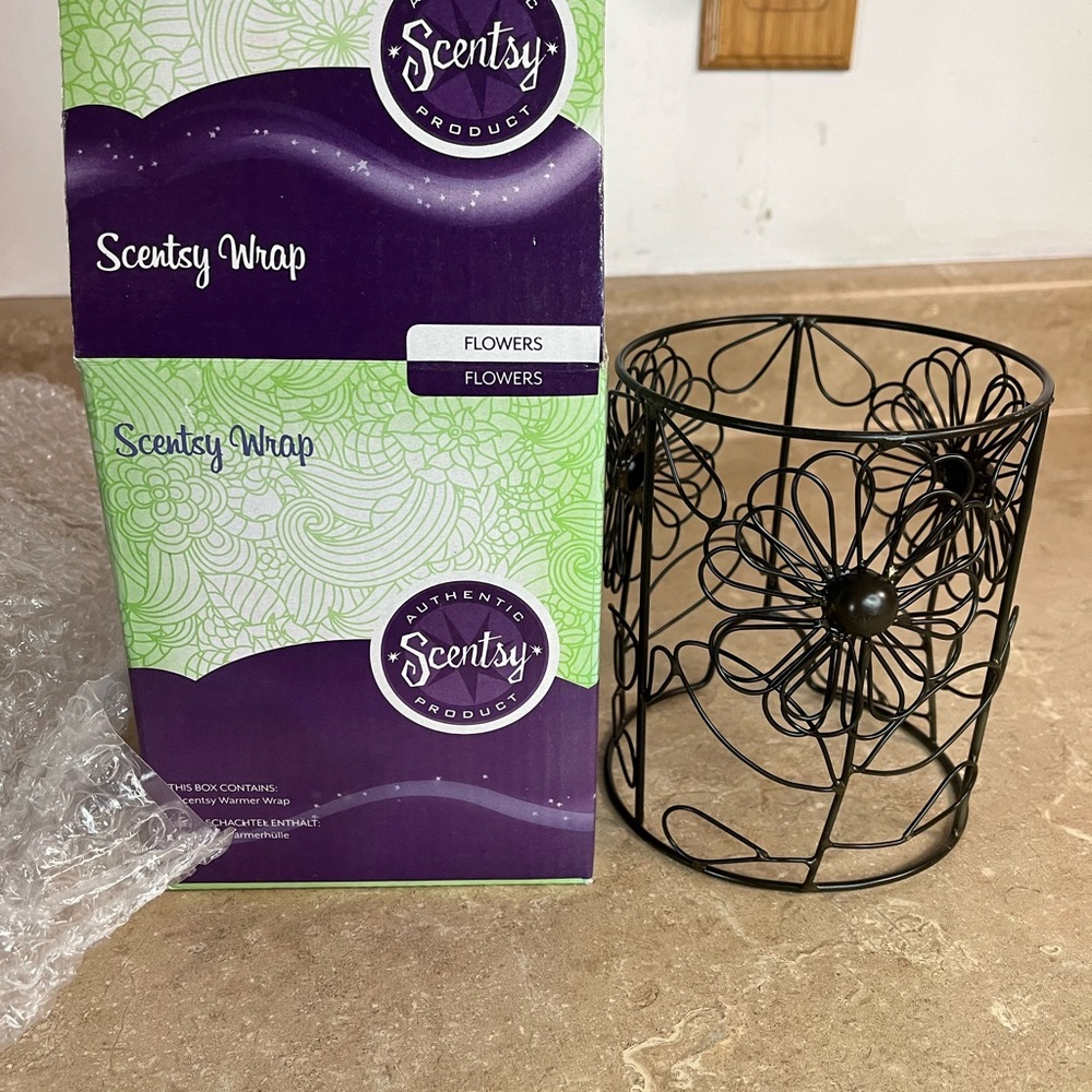 Scentsy Black Floral Wire Warmer Wrap